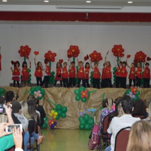 HOMENAGEM DA EDUCAÇÃO INFANTIL ÀS MÃES