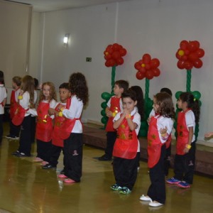 HOMENAGEM DA EDUCAÇÃO INFANTIL ÀS MÃES