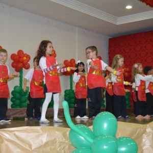 HOMENAGEM DA EDUCAÇÃO INFANTIL ÀS MÃES