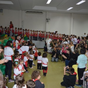 HOMENAGEM DA EDUCAÇÃO INFANTIL ÀS MÃES