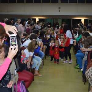 HOMENAGEM DA EDUCAÇÃO INFANTIL ÀS MÃES