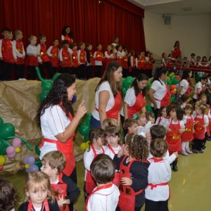 HOMENAGEM DA EDUCAÇÃO INFANTIL ÀS MÃES