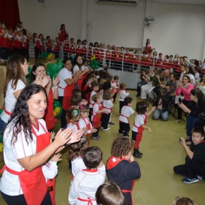 HOMENAGEM DA EDUCAÇÃO INFANTIL ÀS MÃES